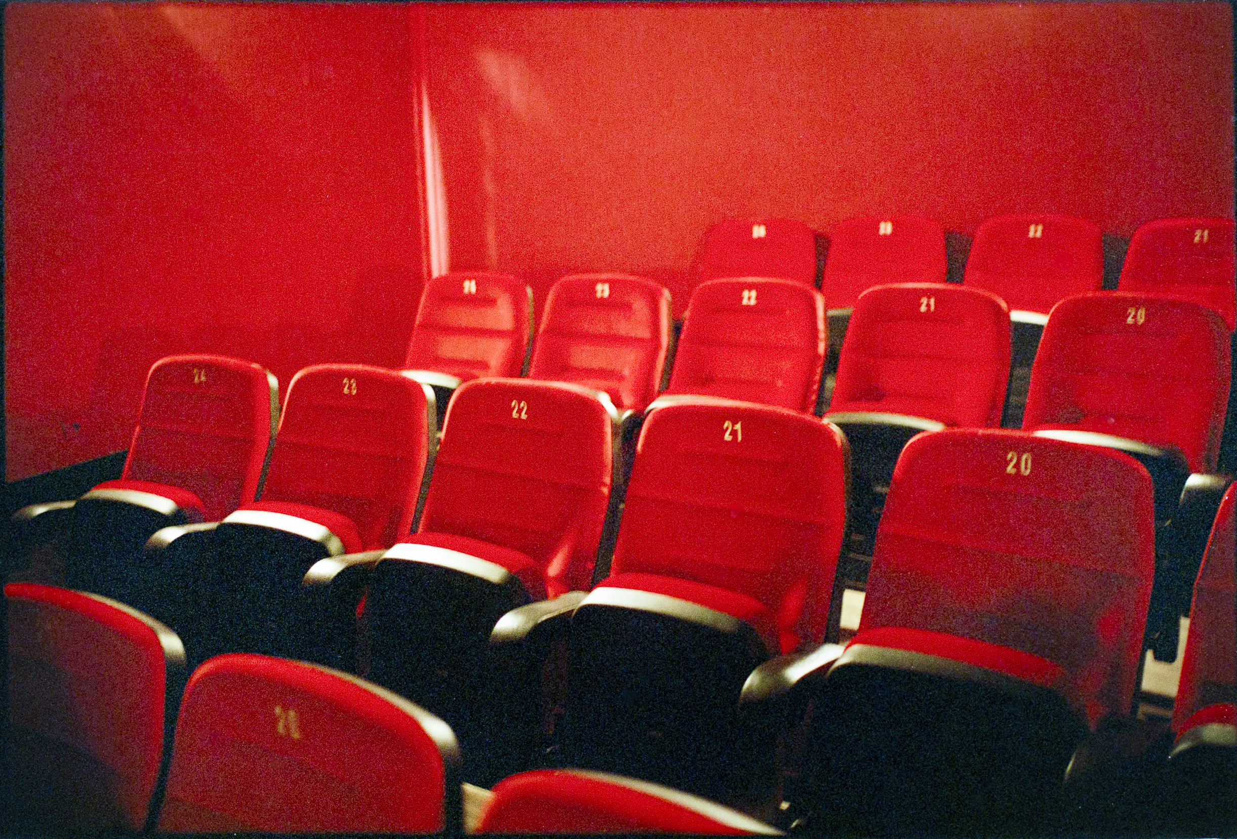 35mm colour film photography - shot with a Leica M6 on Kodak Portra  Tobias Leipnitz LeicaM6 Photography 5