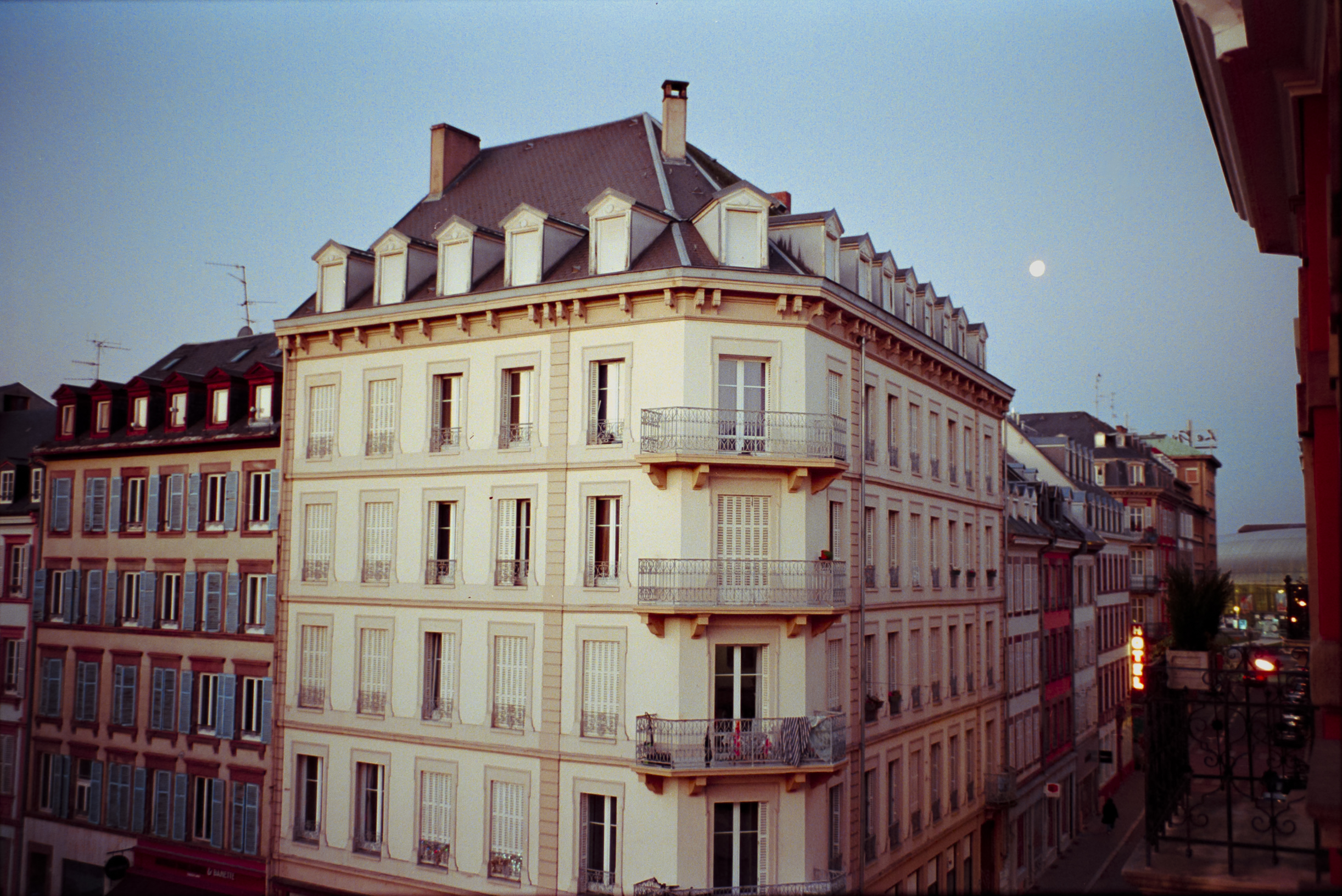 Analog photography diary – personal observations and collected moments by Tobias Leipnitz. Shot on large and medium formt. Leica - Hasselblad - Linhof - Arca Swiss. Tobias Leipnitz LeicaM6 Photography 18