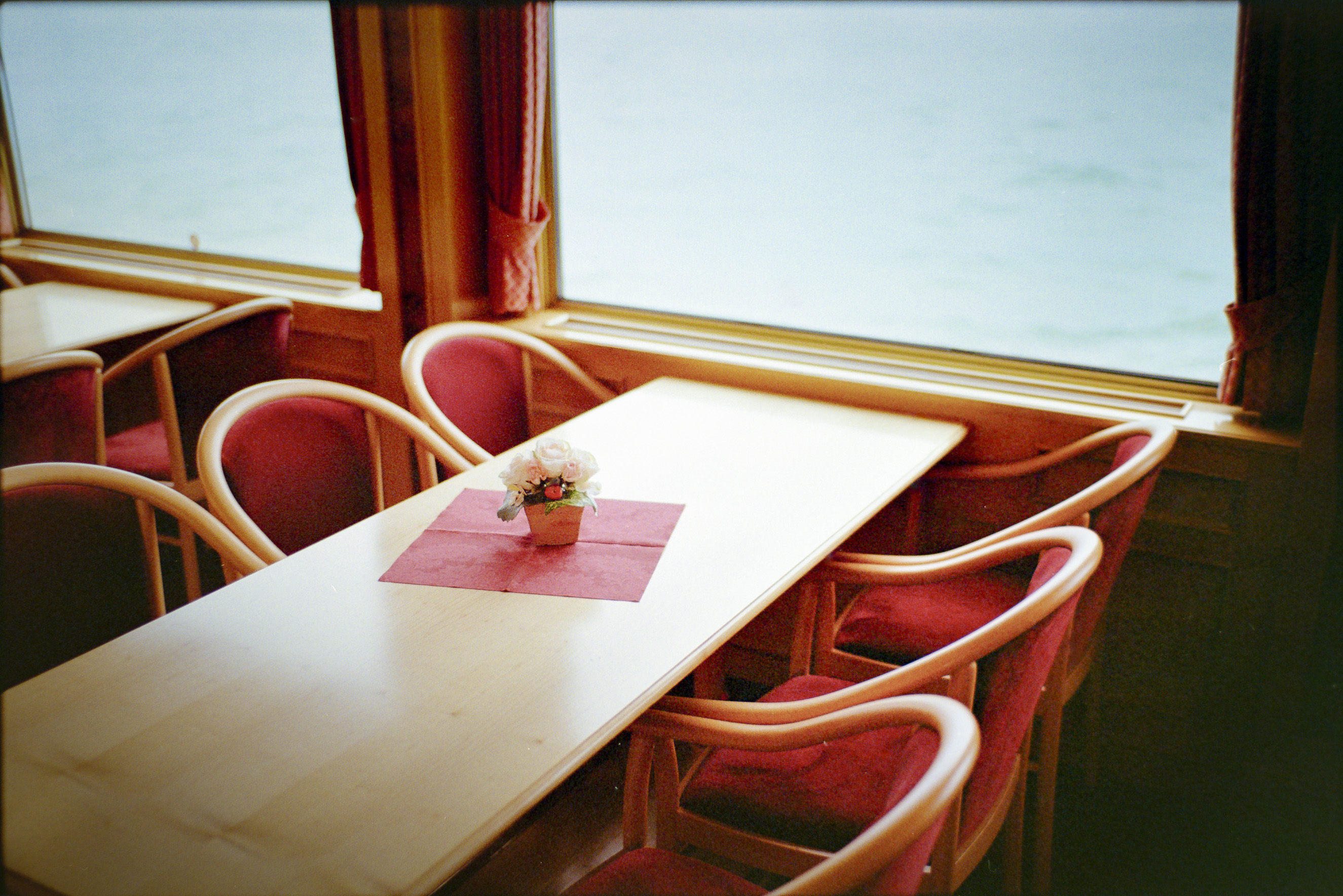 Analog photography diary – personal observations and collected moments by Tobias Leipnitz. Shot on large and medium formt. Leica - Hasselblad - Linhof - Arca Swiss. Tobias Leipnitz Photography LeicaM6 Kodak 001