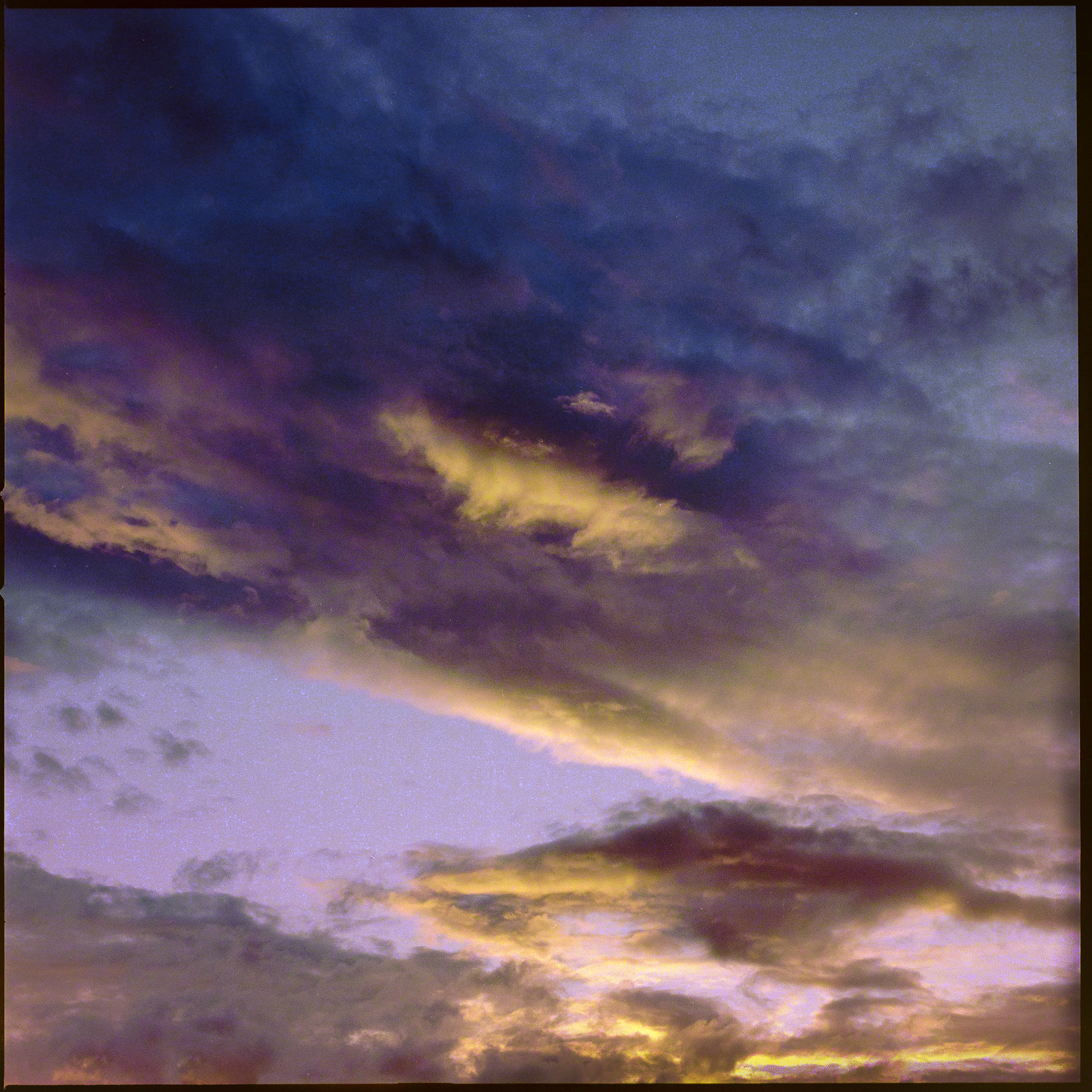 Analog photography diary – personal observations and collected moments by Tobias Leipnitz. Shot on large and medium formt. Leica - Hasselblad - Linhof - Arca Swiss. diary_mai_ 3