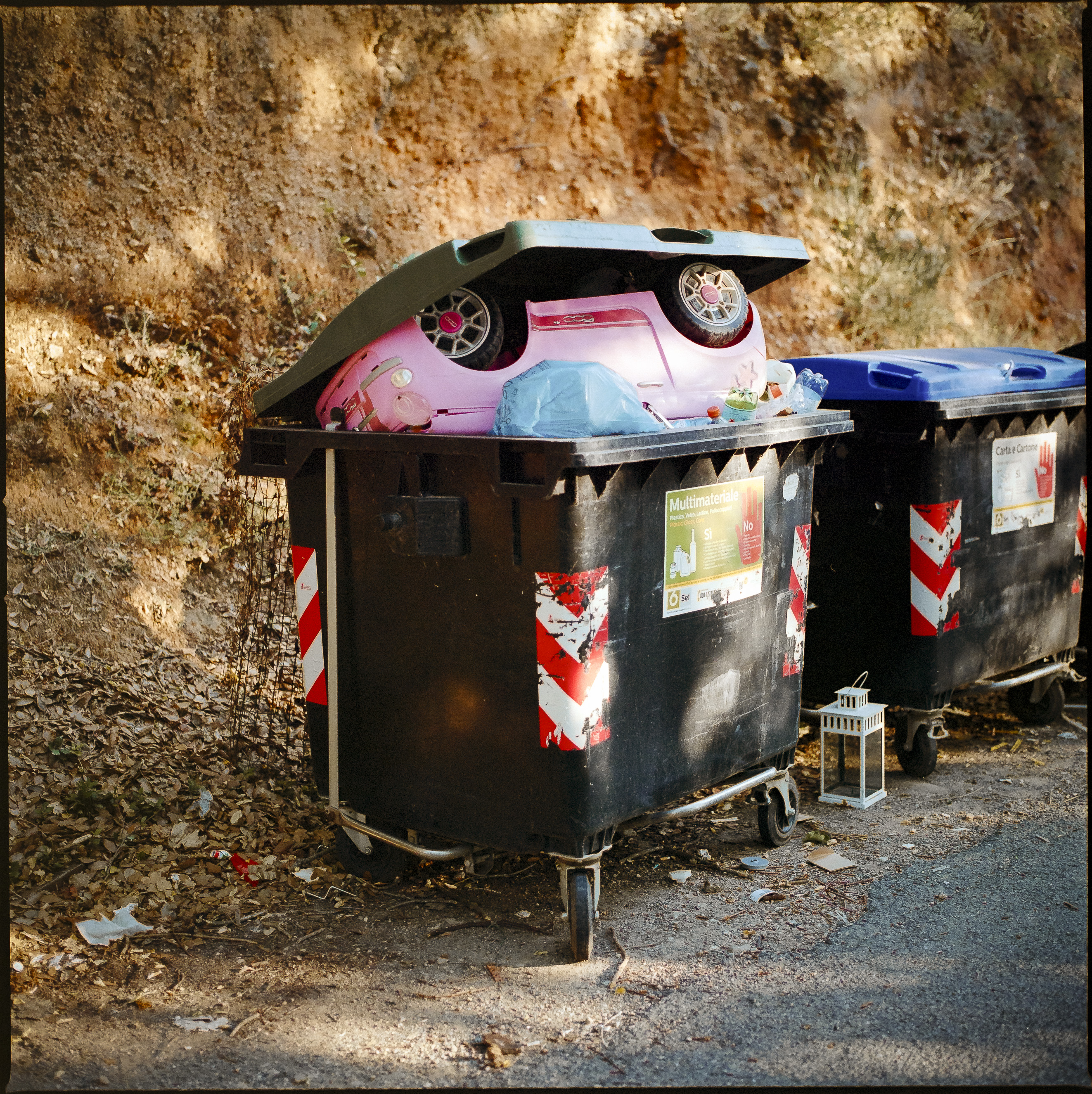 Medium format photography by Tobias Leipnitz –  Kodak Portra 160 and Kodak Portra 400 - Hasselblad 500cmTobias Leipnitz Photography Hasselblad Tuscany Fiat 2