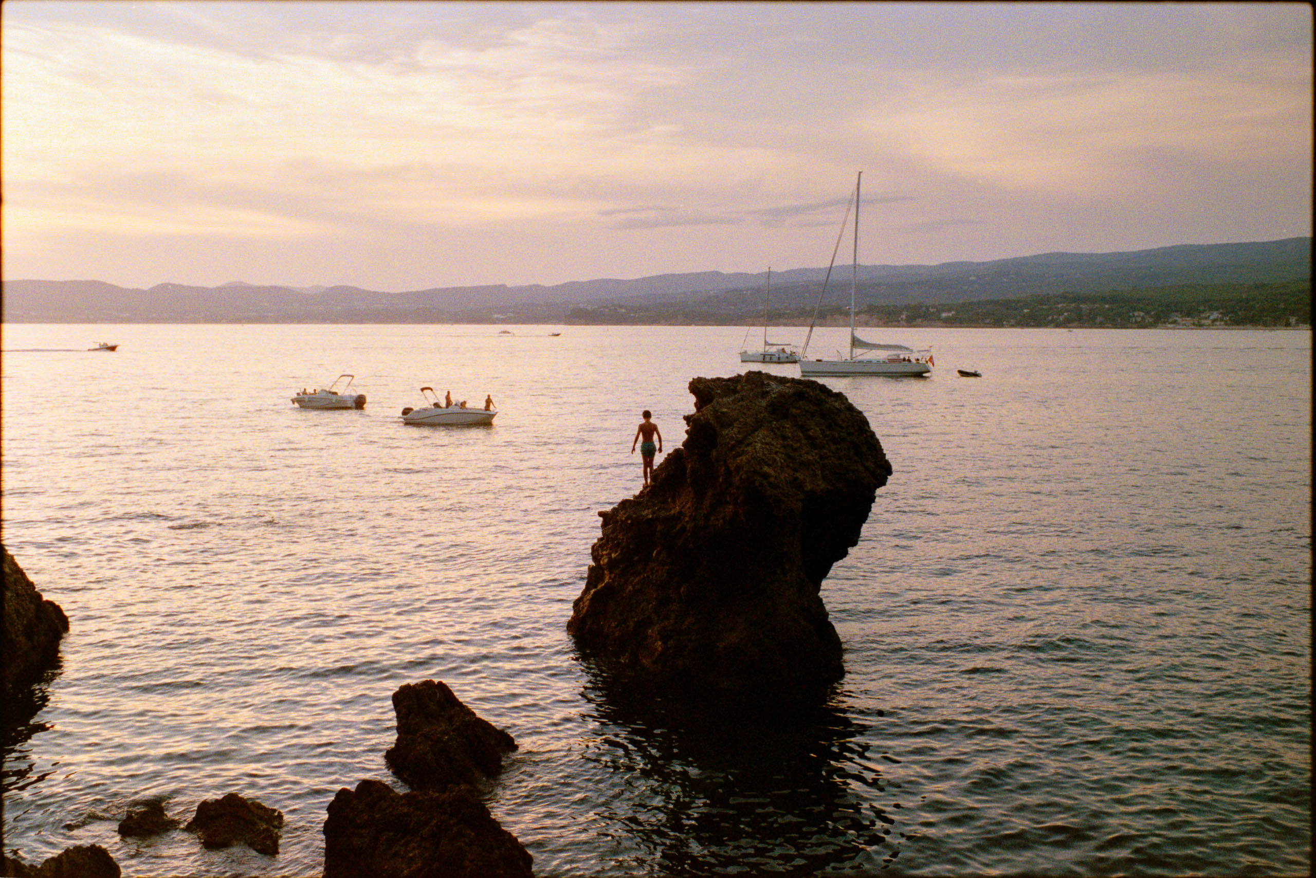2026 - Saint Cyr sur Mer shot on 35mm color negative film - Leica M6 - Kodak Portra 800 and Kodacolor 800 Tobias Leipnitz Leica Analog Portra800 16