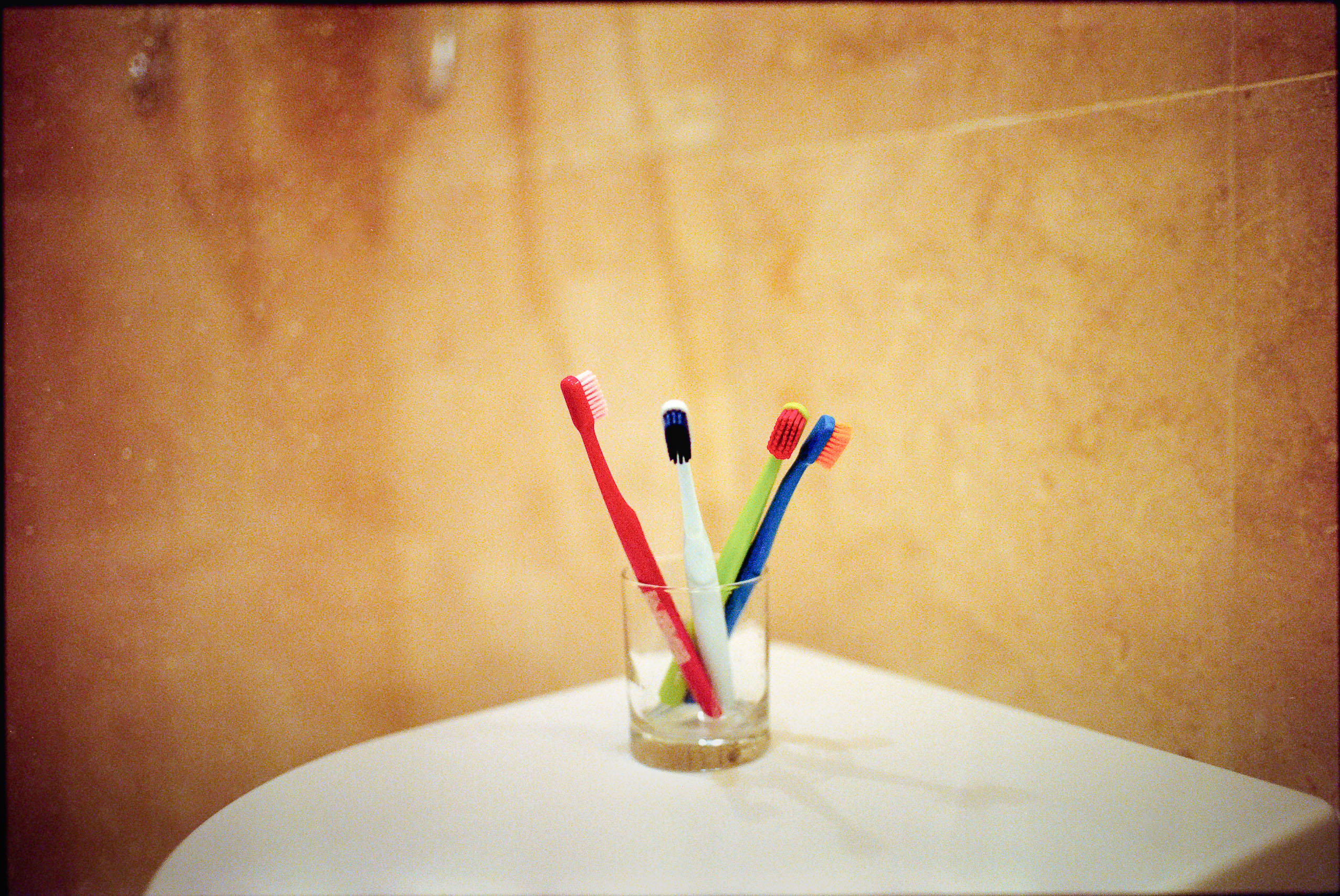 2026 - Saint Cyr sur Mer shot on 35mm color negative film - Leica M6 - Kodak Portra 800 and Kodacolor 800 Tobias Leipnitz Leica Analog Portra800 28